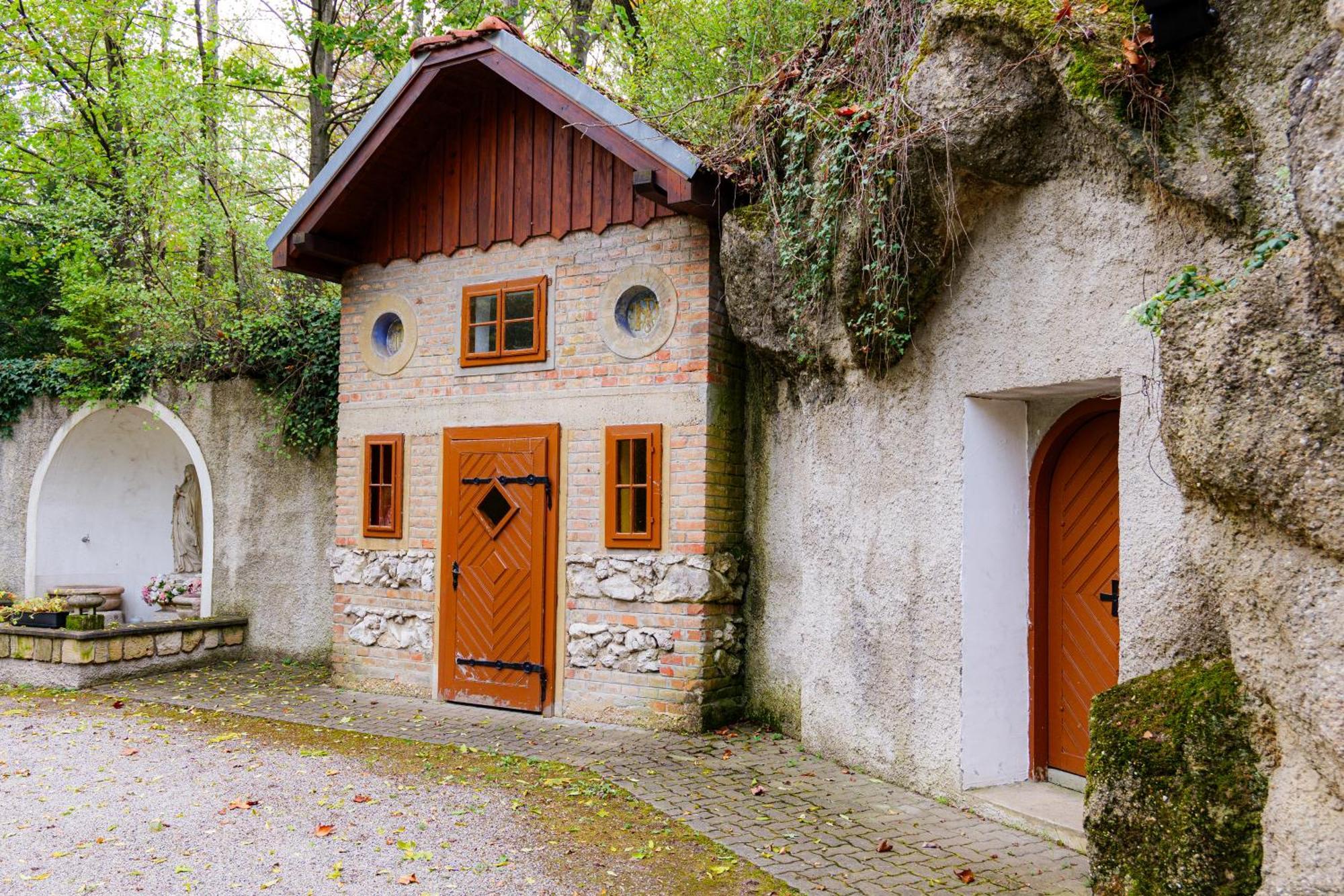 Villa Rose Close To Vienna & Airport Maria Ellend Luaran gambar